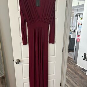 Elegant Burgundy Maxi Dress